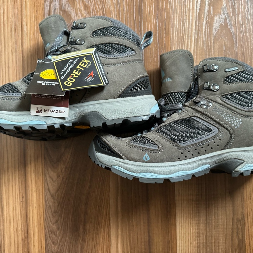 Brand new never worn, Vibram soles